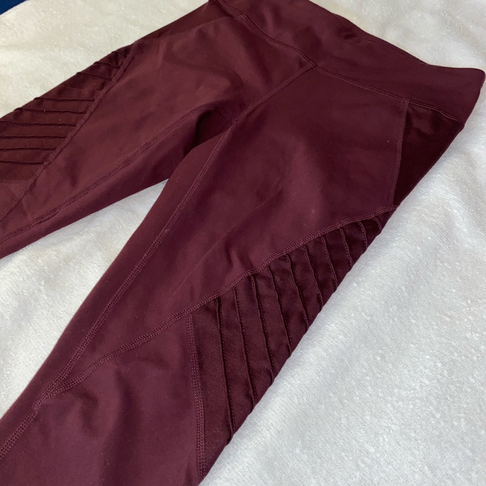 Maroon leggings